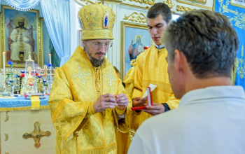 Божественная литургия в храме святого Архангела Михаила аг. Лошница