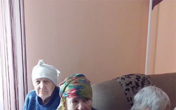 Посетили пожилых людей, проживающих на социальных койках в больницах сестринского ухода и социальных учреждениях