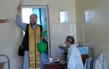 Посетили пожилых людей, проживающих на социальных койках в больницах сестринского ухода и социальных учреждениях