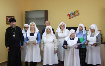 Рождество Христово 2018/2019:Поздравление с Рождеством одиноких пожилых людей и инвалидов в больницах сестринского ухода и интернате