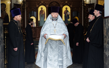 В годовщину со дня кончины протоиерея Иоанна Мисеюка епископ Борисовский и Марьиногорский Вениамин совершил Божественную литургию и панихиду